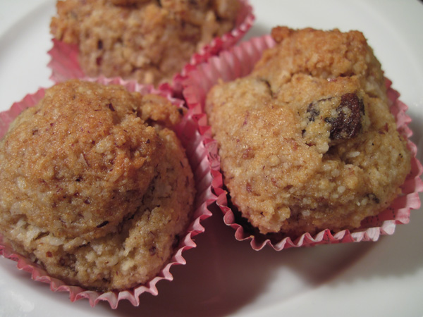 (almond cookies on a plate)